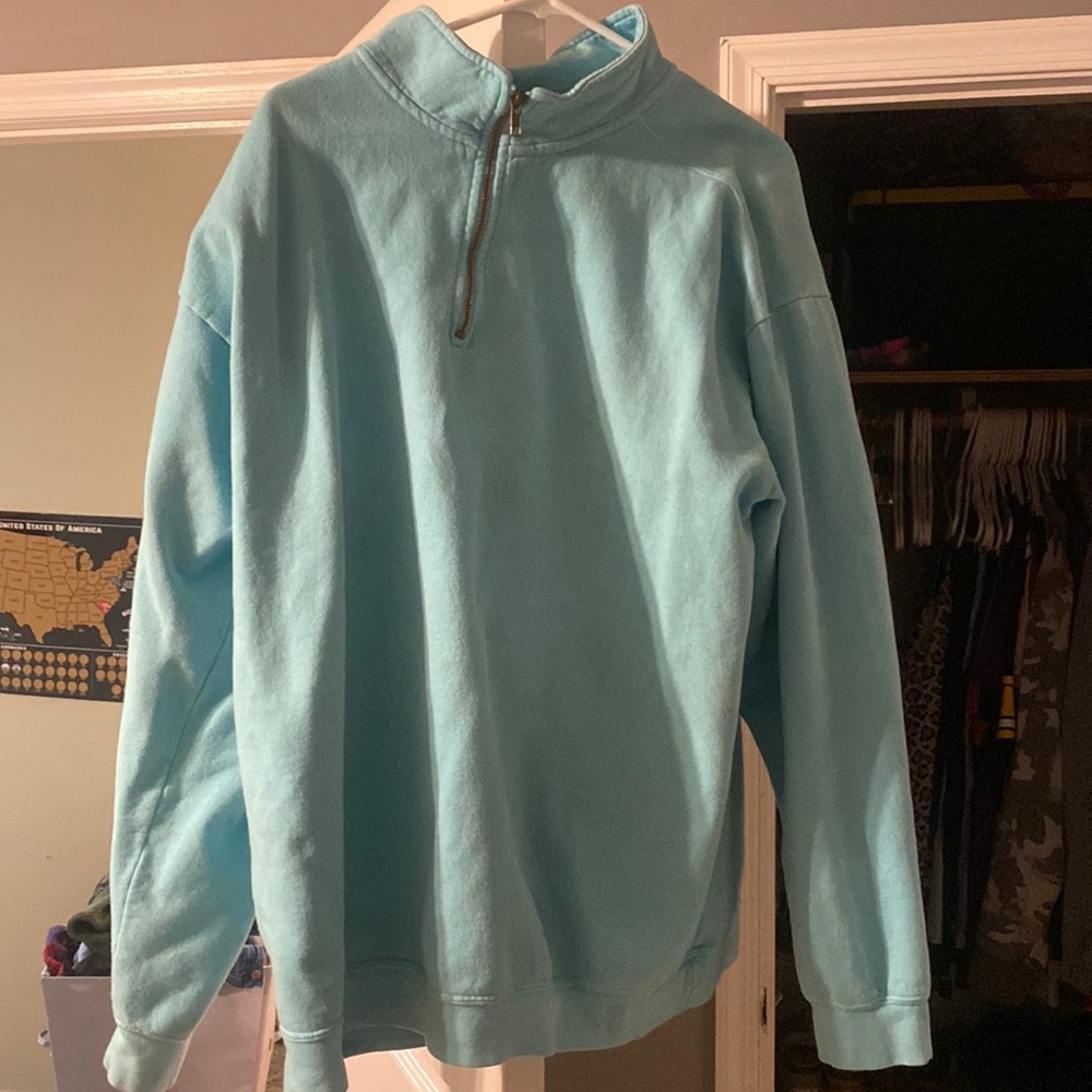 Blue comfort color pullover